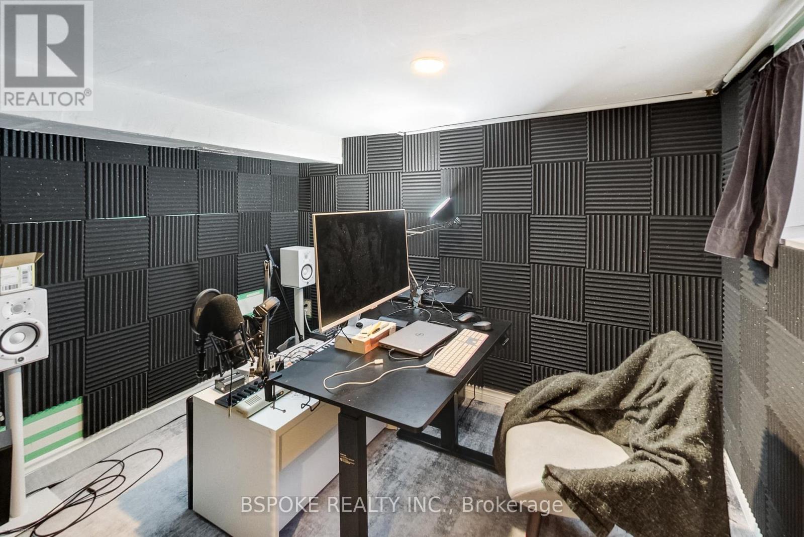111 Mulock Avenue, Toronto, Ontario  M6N 3C5 - Photo 34 - W13077412