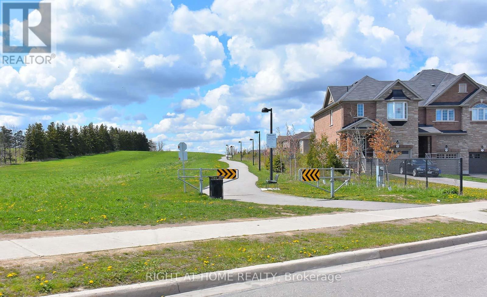 736 Farmstead Drive, Milton, Ontario  L9T 8N4 - Photo 30 - W13077420