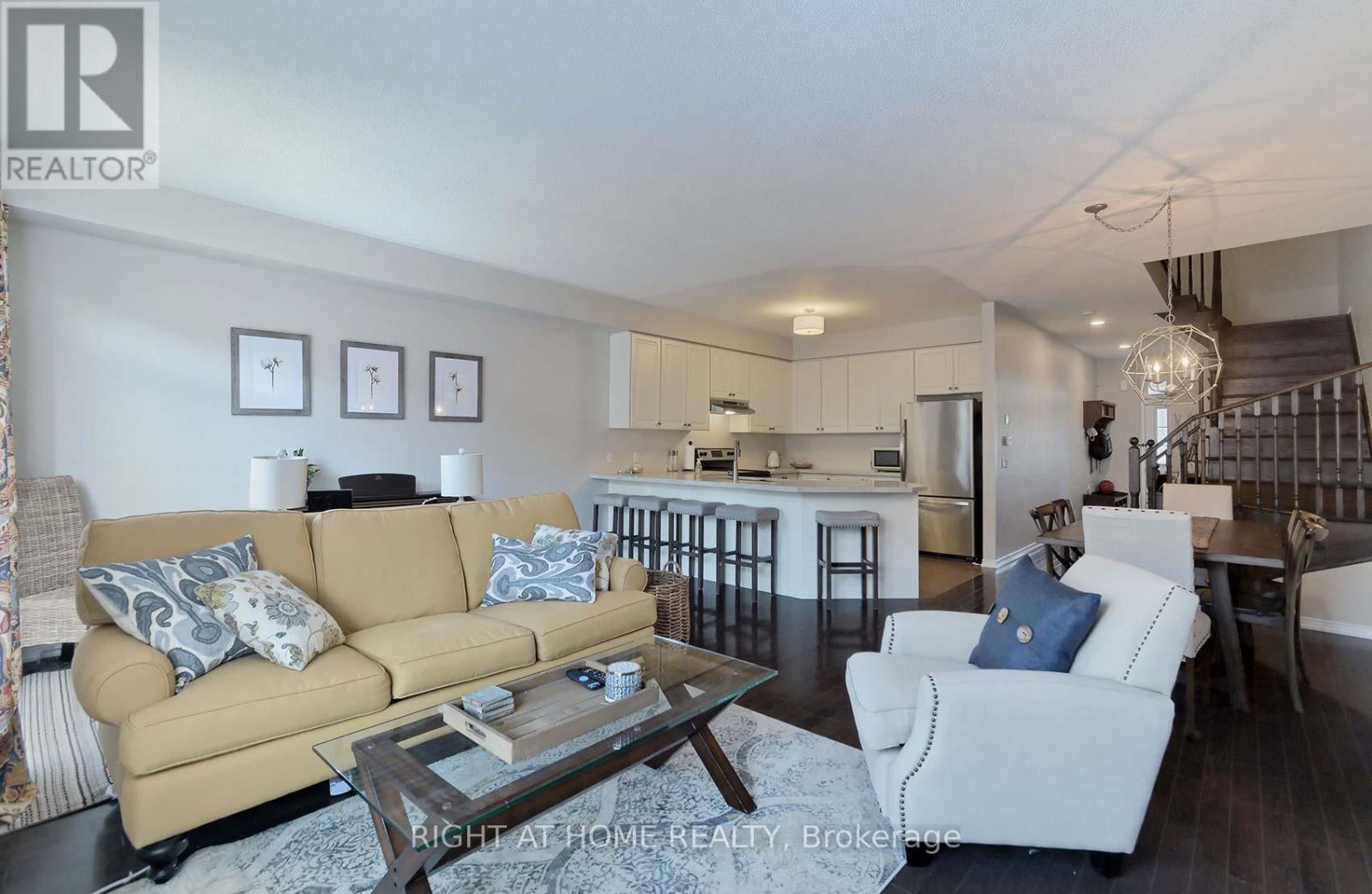 736 Farmstead Drive, Milton, Ontario  L9T 8N4 - Photo 6 - W13077420