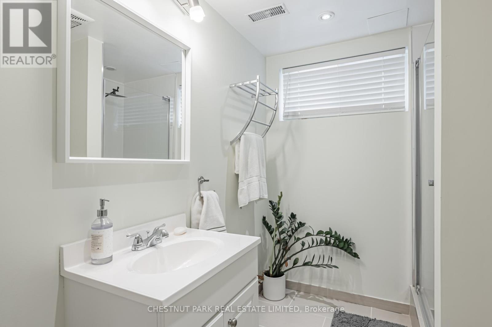 Lower - 3 Sanctbury Place, Toronto, Ontario  M9C 4M4 - Photo 22 - W13077448
