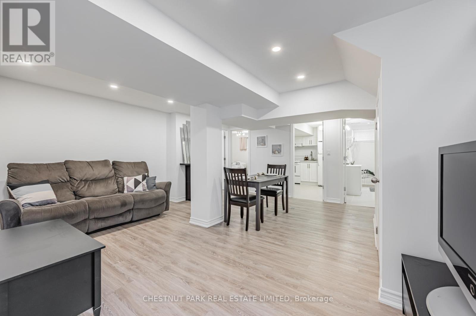 Lower - 3 Sanctbury Place, Toronto, Ontario  M9C 4M4 - Photo 5 - W13077448
