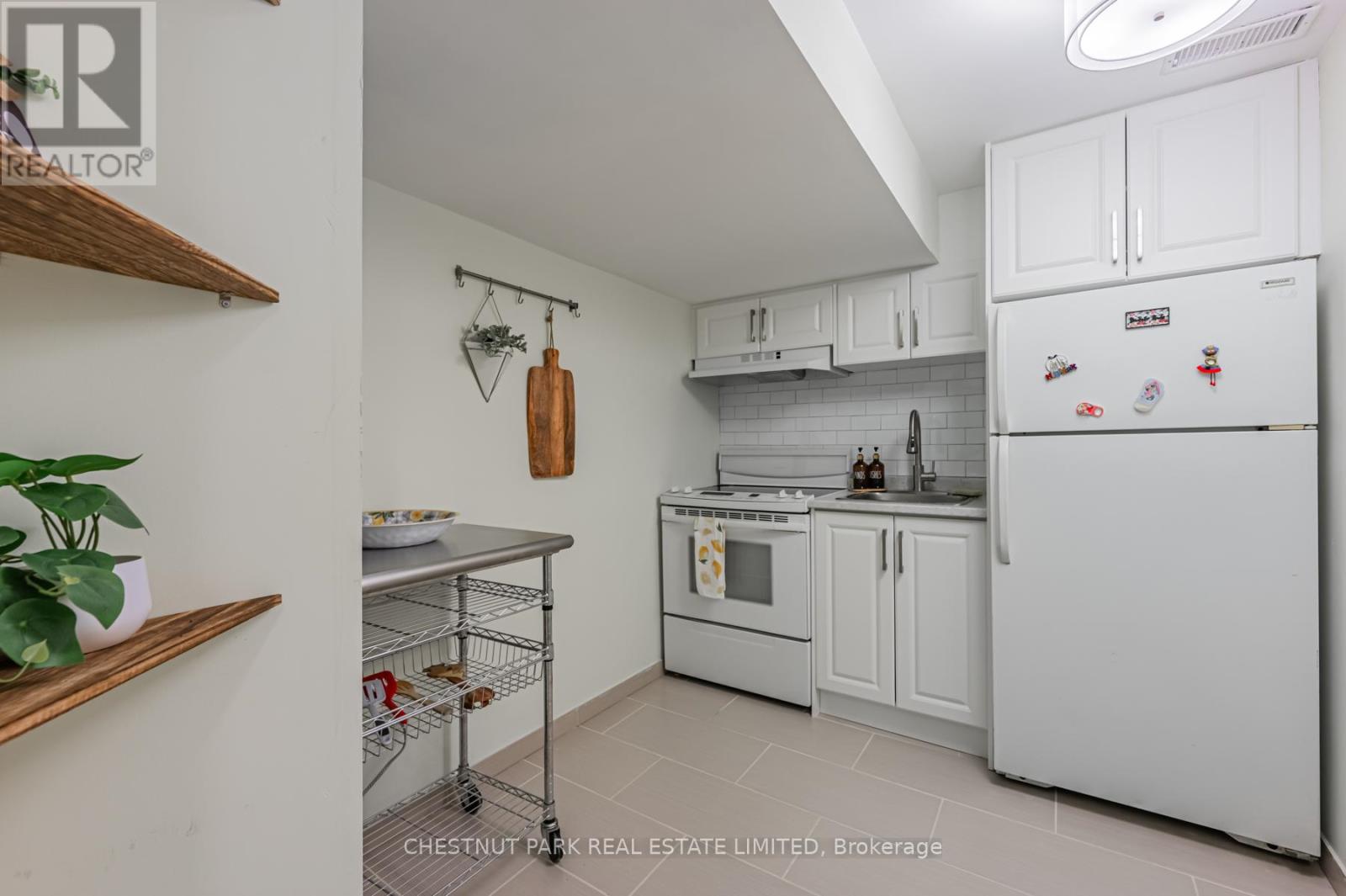 Lower - 3 Sanctbury Place, Toronto, Ontario  M9C 4M4 - Photo 9 - W13077448