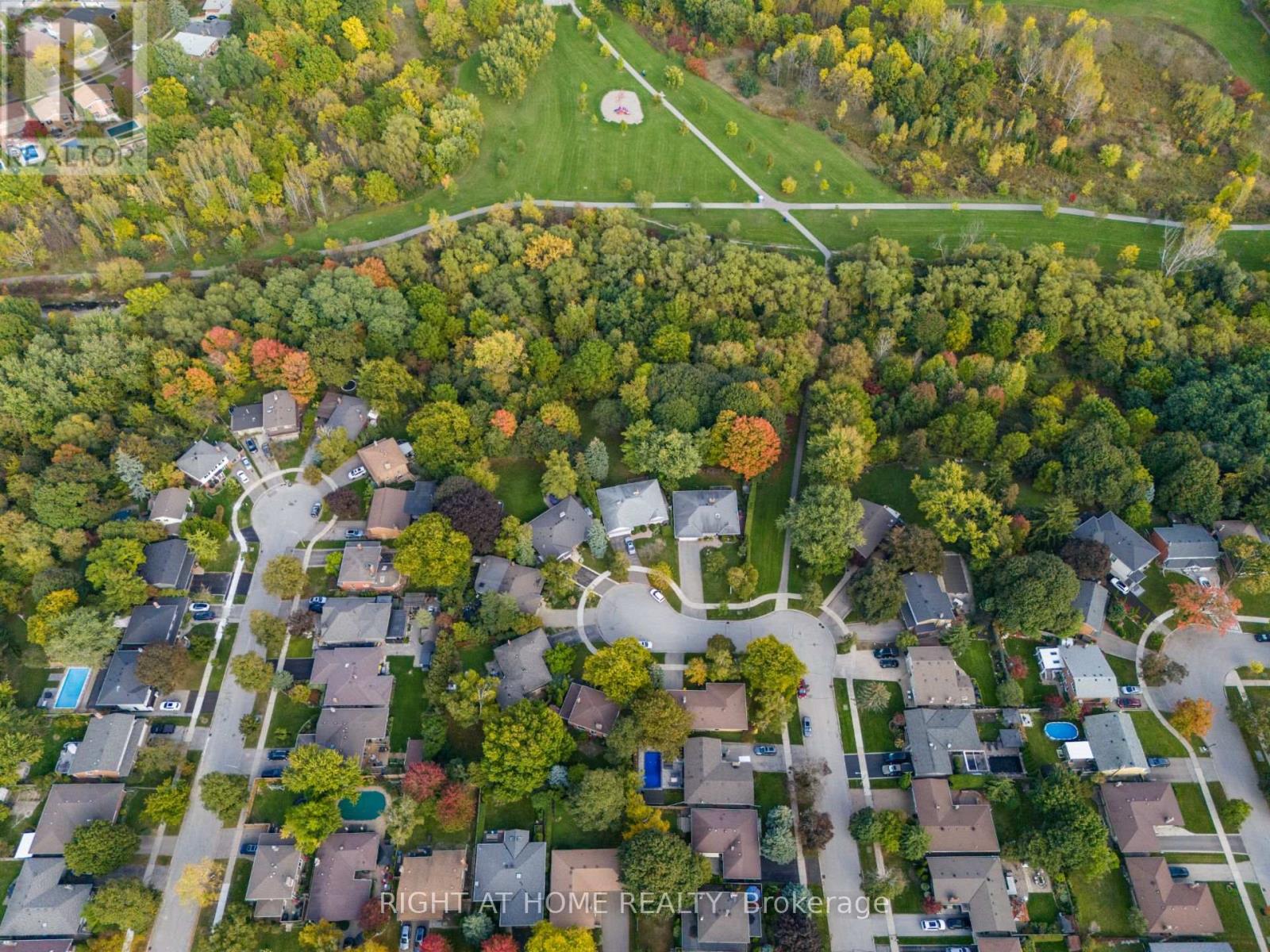 20 West Deane Valley Road, Toronto, Ontario  M9B 3K5 - Photo 3 - W13077496