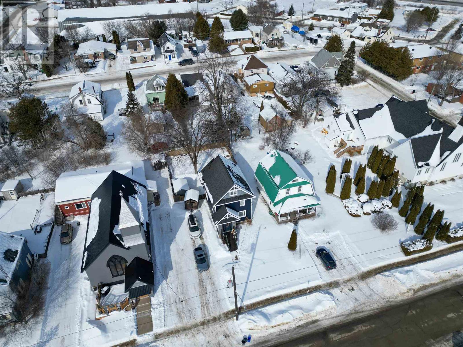 40 Michigan Ave, Blind River, Ontario  P0R 1B0 - Photo 4 - SM260336