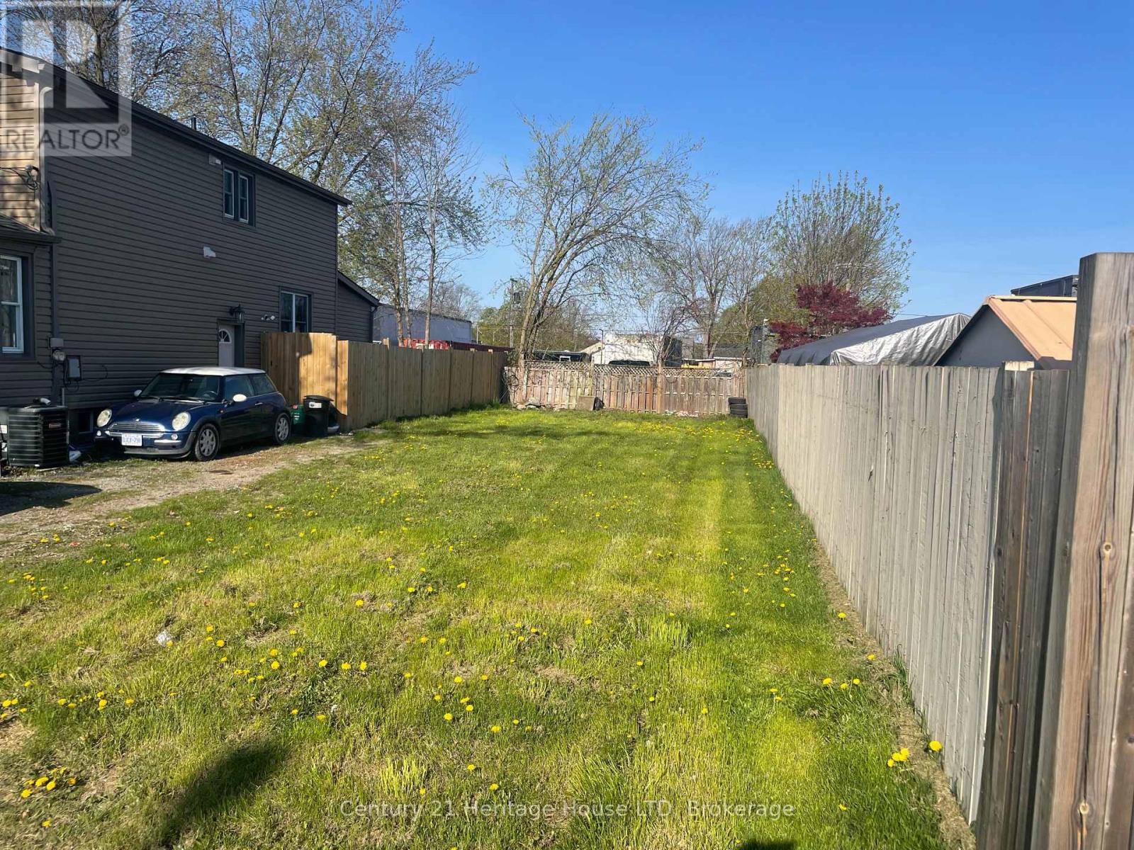 12 Afton Avenue, Welland, Ontario  L3B 1V5 - Photo 2 - X13060076