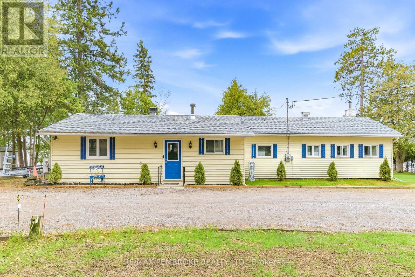 229 HOLIDAY LANE, North Algona Wilberforce, Ontario