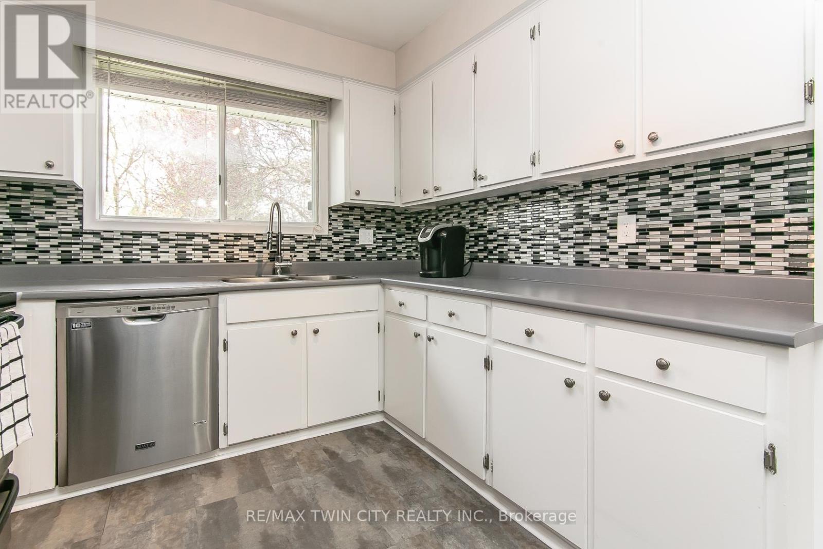 34 Blackhorne Crescent, Kitchener, Ontario  N2E 1T1 - Photo 11 - X13077310