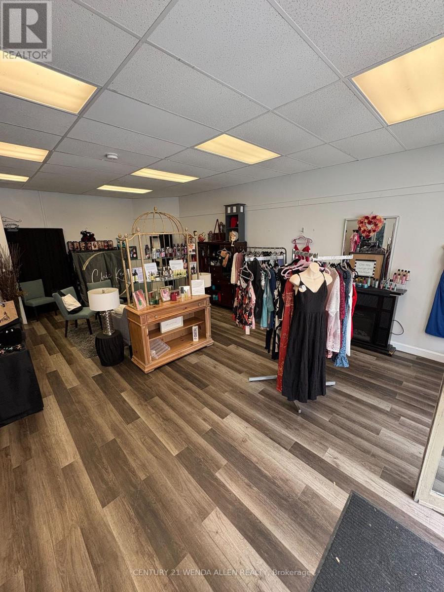 11 Queen Street E, Cambridge, Ontario  N3C 2A7 - Photo 3 - X13077372