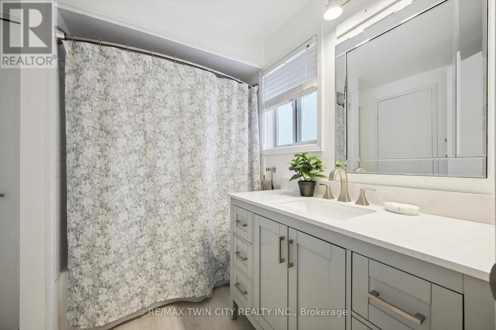 98 Old Maple Lane, Kitchener, Ontario  N2N 3B3 - Photo 21 - X13077488