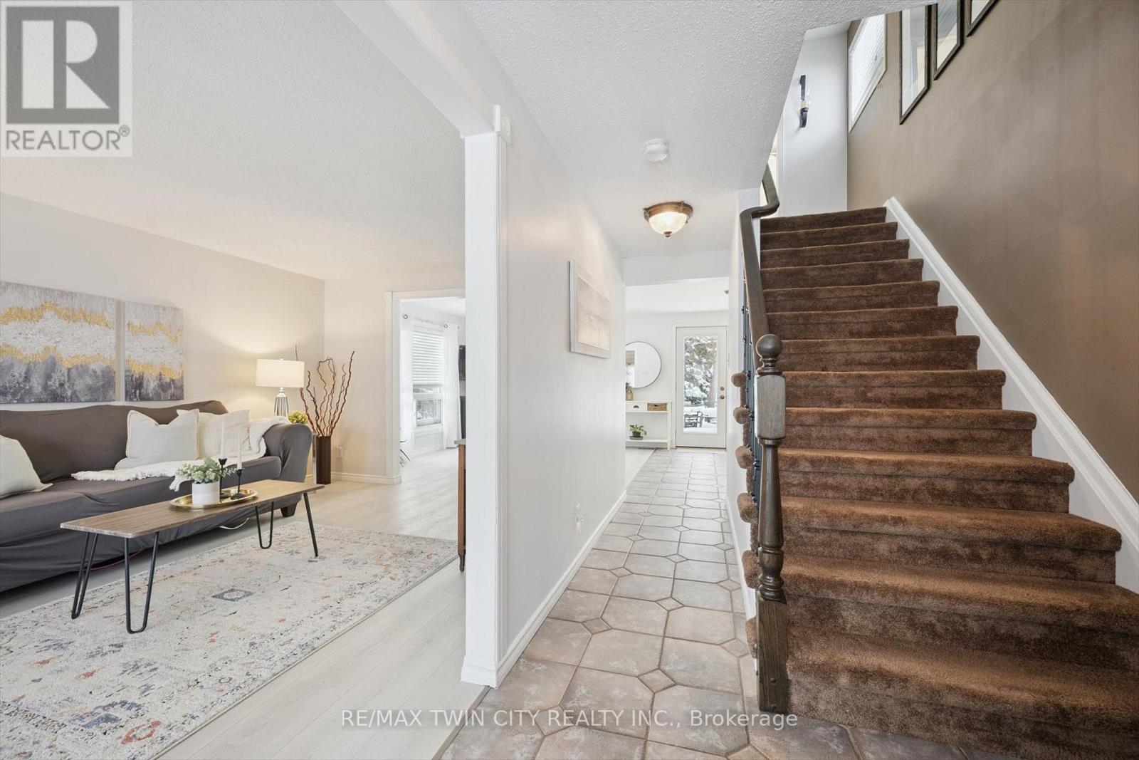 98 Old Maple Lane, Kitchener, Ontario  N2N 3B3 - Photo 6 - X13077488