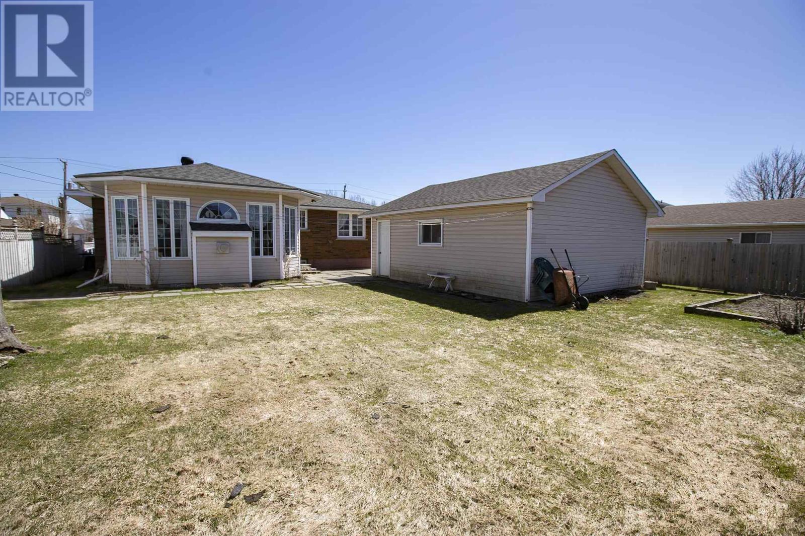 247 Prentice Ave, Sault Ste. Marie, Ontario  P6C 4R1 - Photo 8 - SM260847
