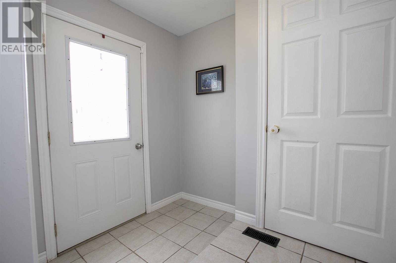 387 Pim St, Sault Ste. Marie, Ontario  P6B 2T9 - Photo 12 - SM260855