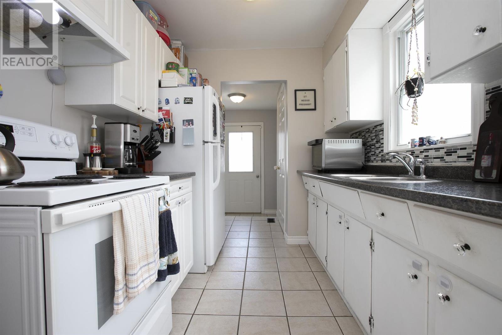 387 Pim St, Sault Ste. Marie, Ontario  P6B 2T9 - Photo 16 - SM260855