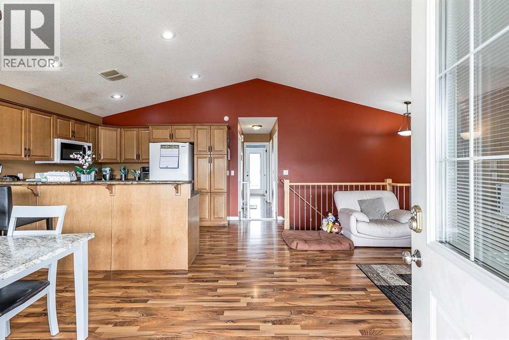 4859 Southlands Drive Se, Medicine Hat, Alberta  T1B 0B9 - Photo 7 - A2306593