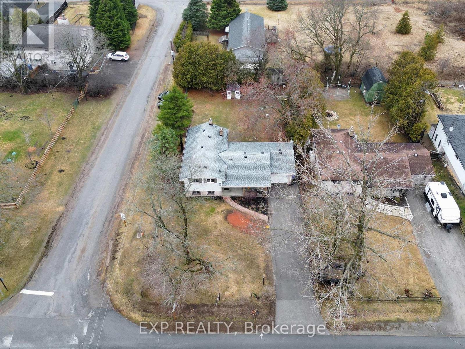 10384 Ravenshoe Road, Georgina, Ontario  L0C 1L0 - Photo 45 - N12944136