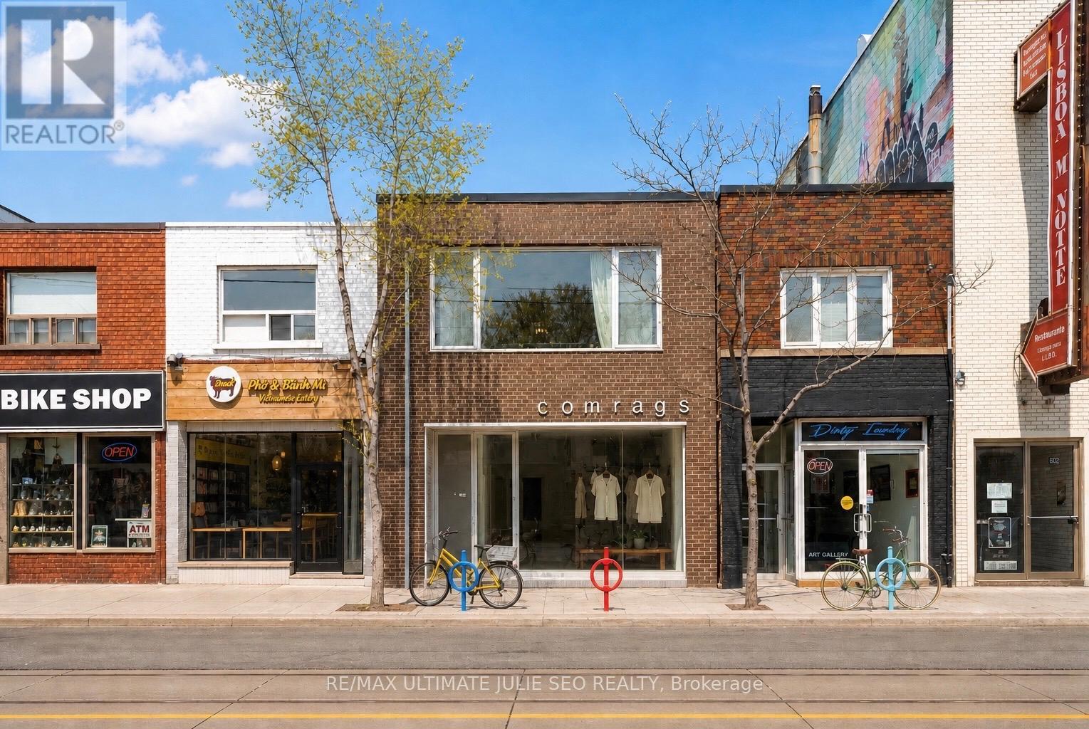 MAIN FLOOR - 812 DUNDAS STREET W, Toronto, Ontario