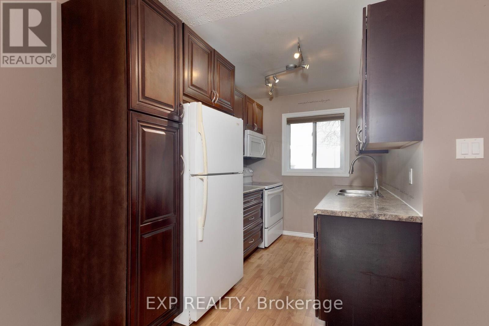 152 - 166 Southdale Road W, London South, Ontario  N6J 2J1 - Photo 7 - X12801812