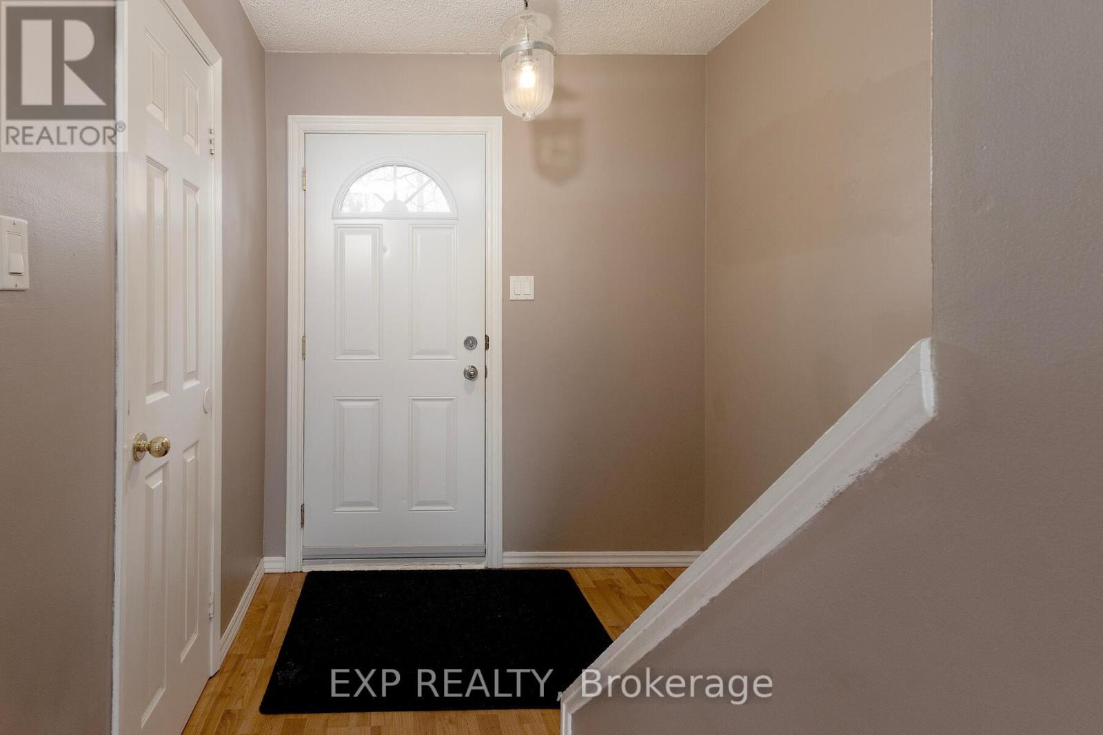 152 - 166 Southdale Road W, London South, Ontario  N6J 2J1 - Photo 5 - X12801812