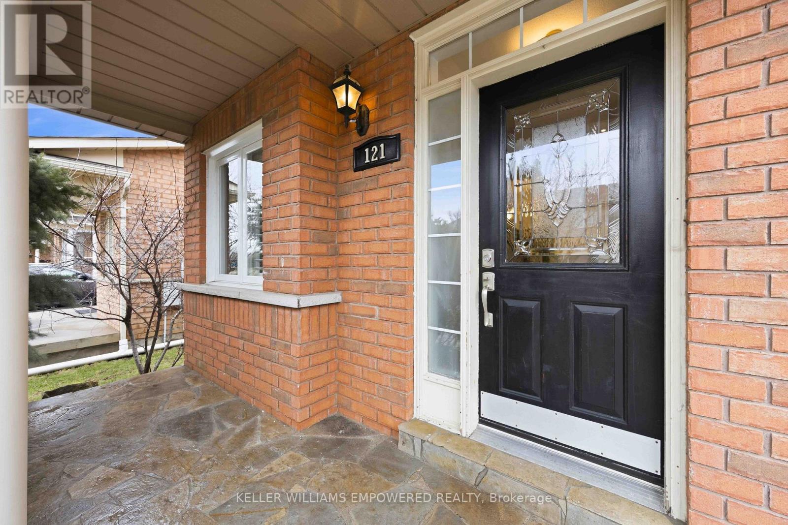 121 Hopecrest Road, Markham, Ontario  L6C 2V7 - Photo 5 - N13026850