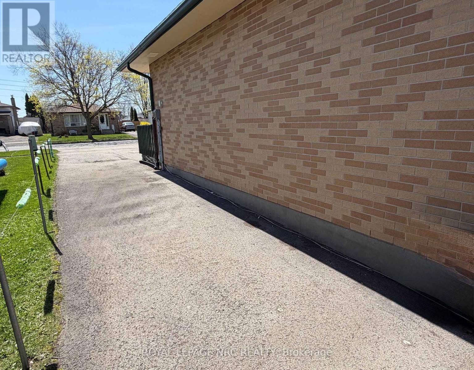 8025 Thorton Street, Niagara Falls, Ontario  L2H 2C2 - Photo 46 - X12794096