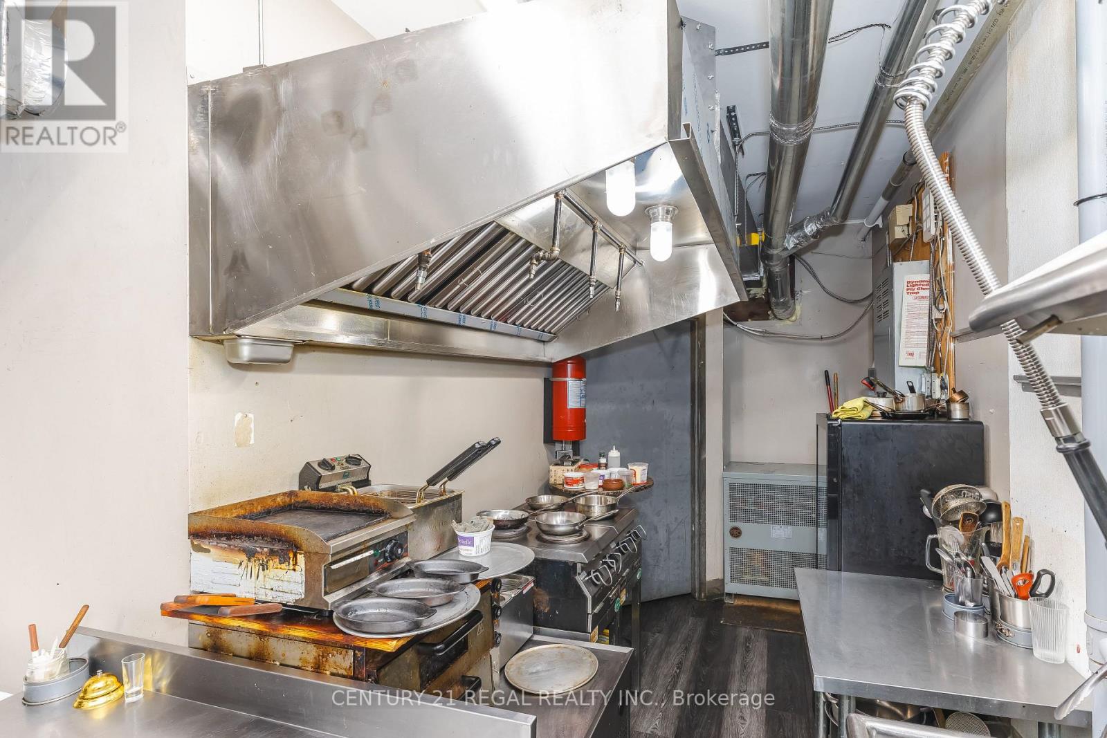 1183 Dundas Street W, Toronto, Ontario  M6J 1X3 - Photo 9 - C13077572