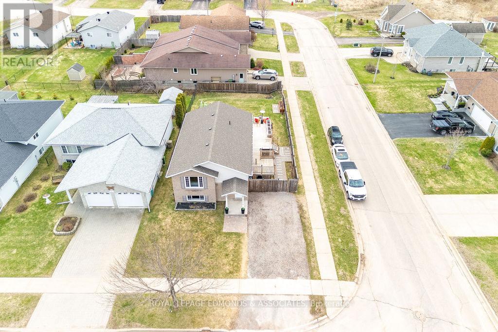 416 Sweezey Court, Pembroke, Ontario  K8A 8S3 - Photo 3 - X13077514