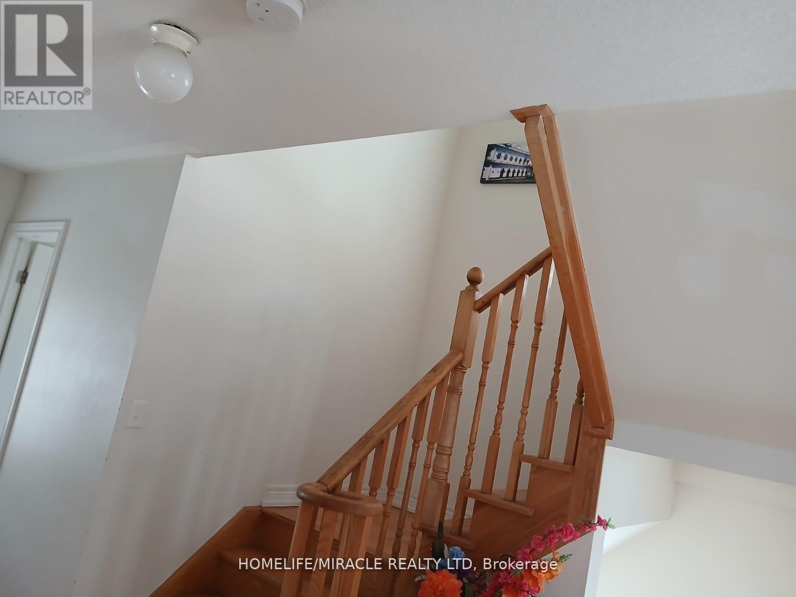 13 Vasto Lane, Toronto, Ontario  M1M 0C6 - Photo 13 - E13077530