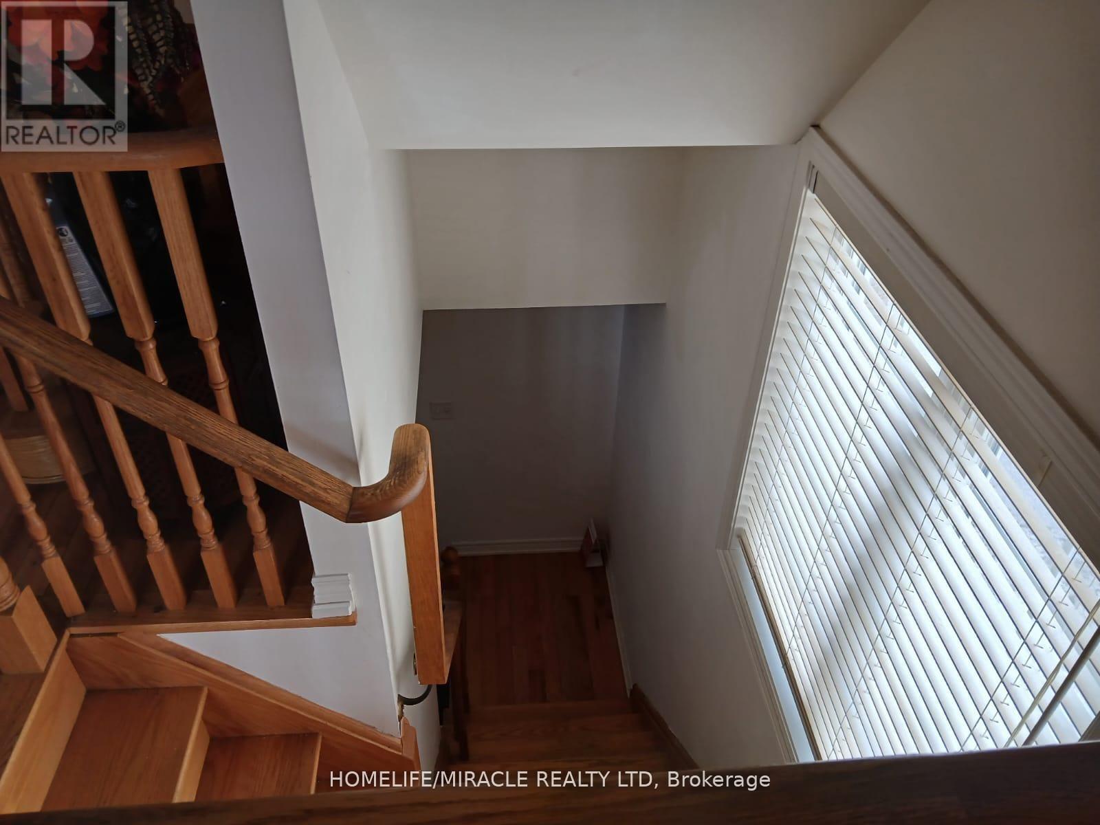 13 Vasto Lane, Toronto, Ontario  M1M 0C6 - Photo 17 - E13077530
