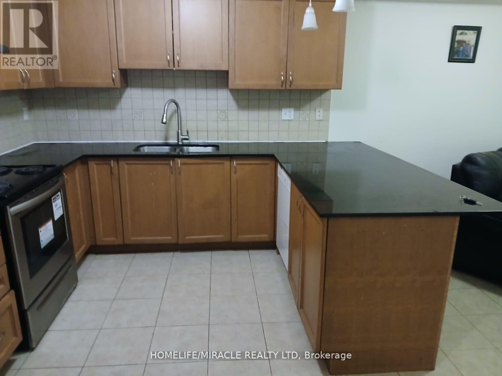 13 Vasto Lane, Toronto, Ontario  M1M 0C6 - Photo 9 - E13077530