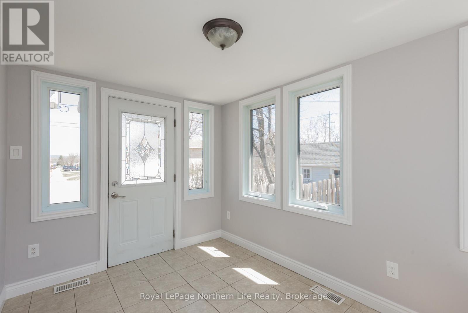 1093 Regina Street, North Bay, Ontario  P1B 2K8 - Photo 10 - X13077660