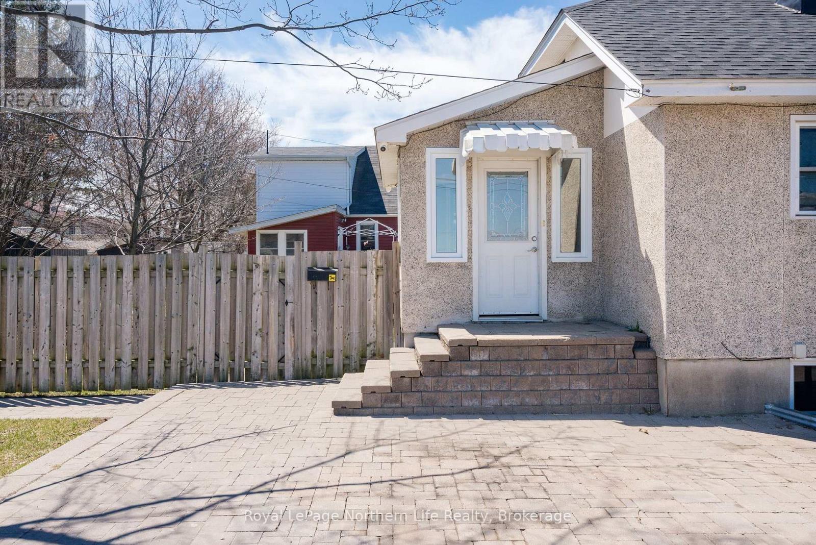 1093 Regina Street, North Bay, Ontario  P1B 2K8 - Photo 3 - X13077660