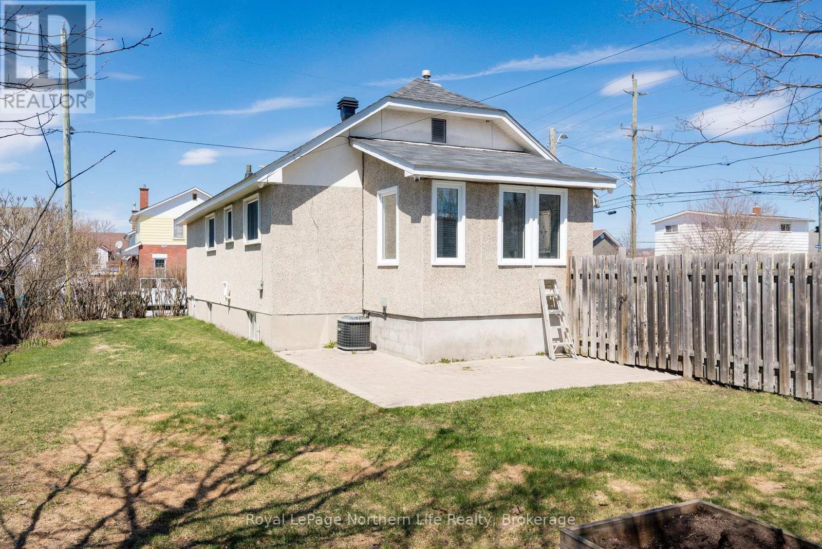 1093 Regina Street, North Bay, Ontario  P1B 2K8 - Photo 8 - X13077660