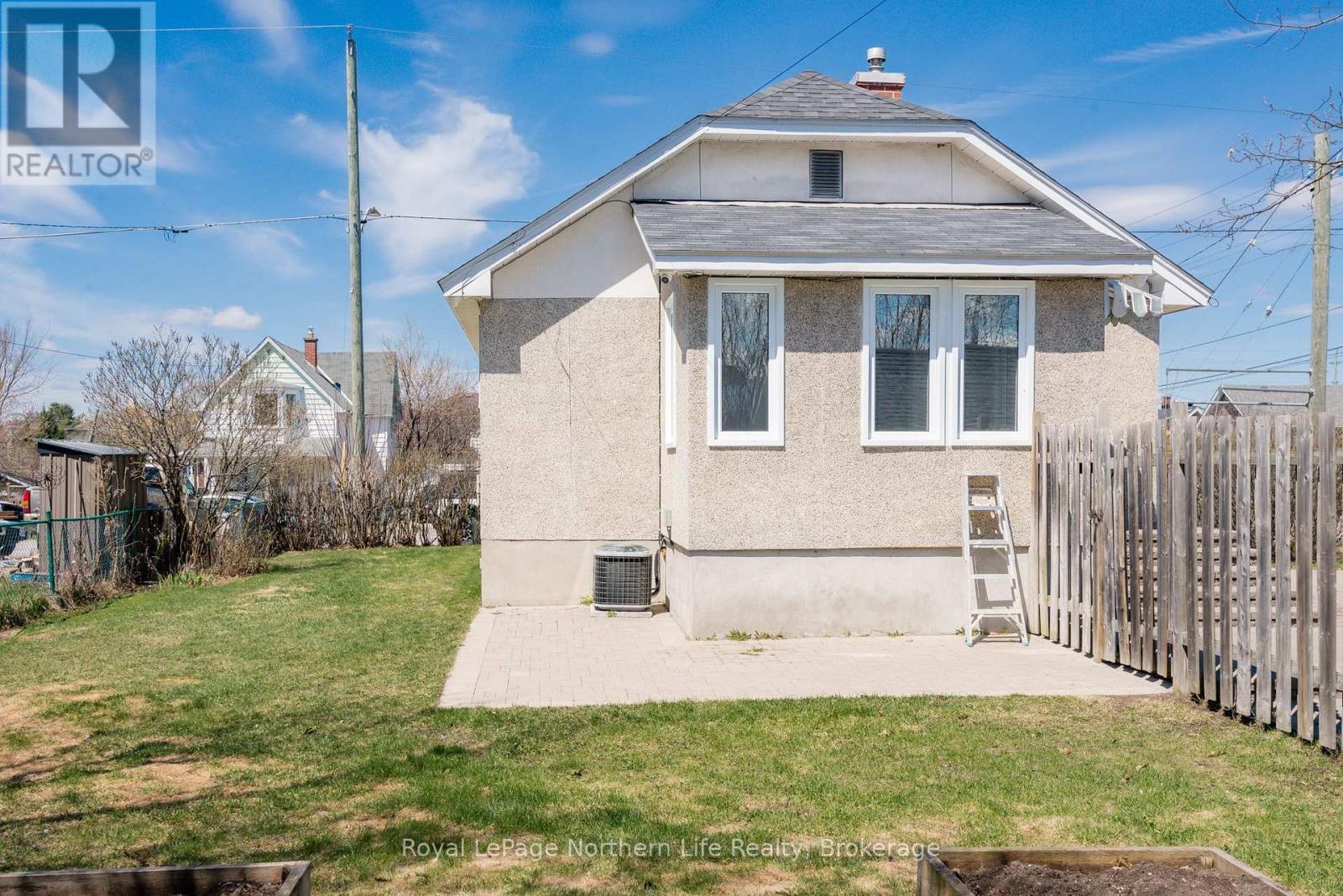 1093 Regina Street, North Bay, Ontario  P1B 2K8 - Photo 9 - X13077660