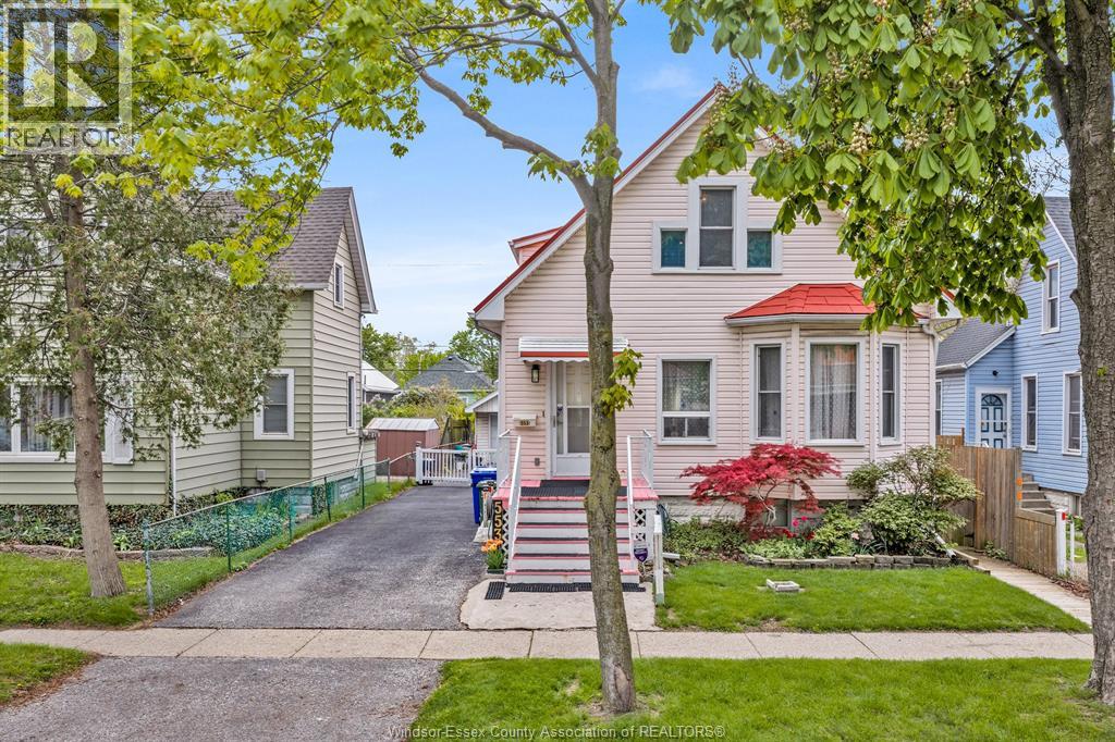 553 OAK AVENUE, windsor, Ontario