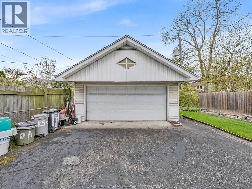 553 Oak Avenue, Windsor, Ontario  N9A 5E7 - Photo 10 - 26009947