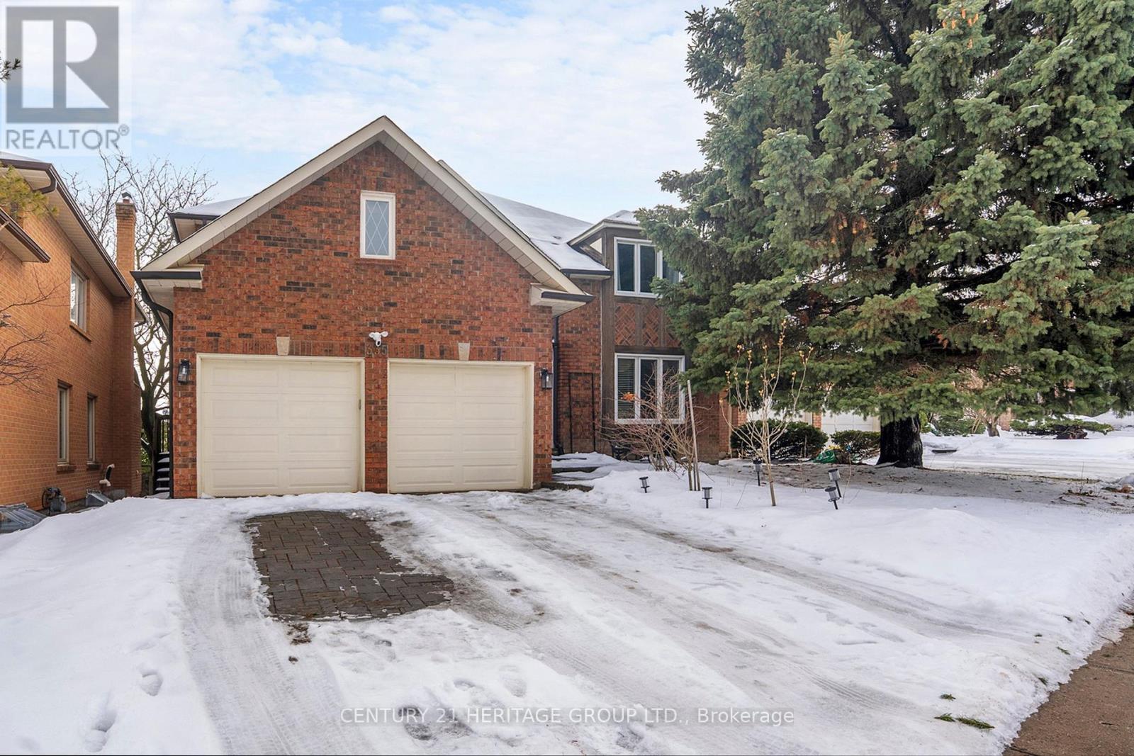 335 Fern Avenue, Richmond Hill, Ontario  L4C 8P6 - Photo 1 - N13077558