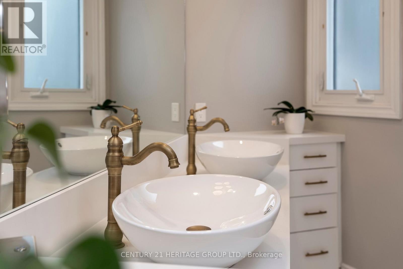 335 Fern Avenue, Richmond Hill, Ontario  L4C 8P6 - Photo 19 - N13077558