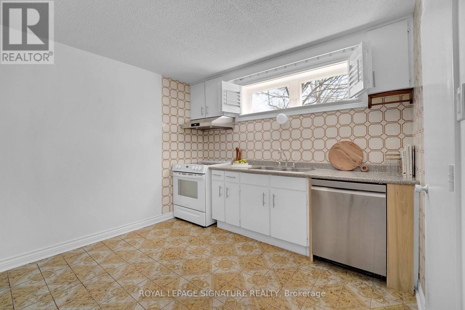 Unknown Address, ,    - Photo 6 - N13077602