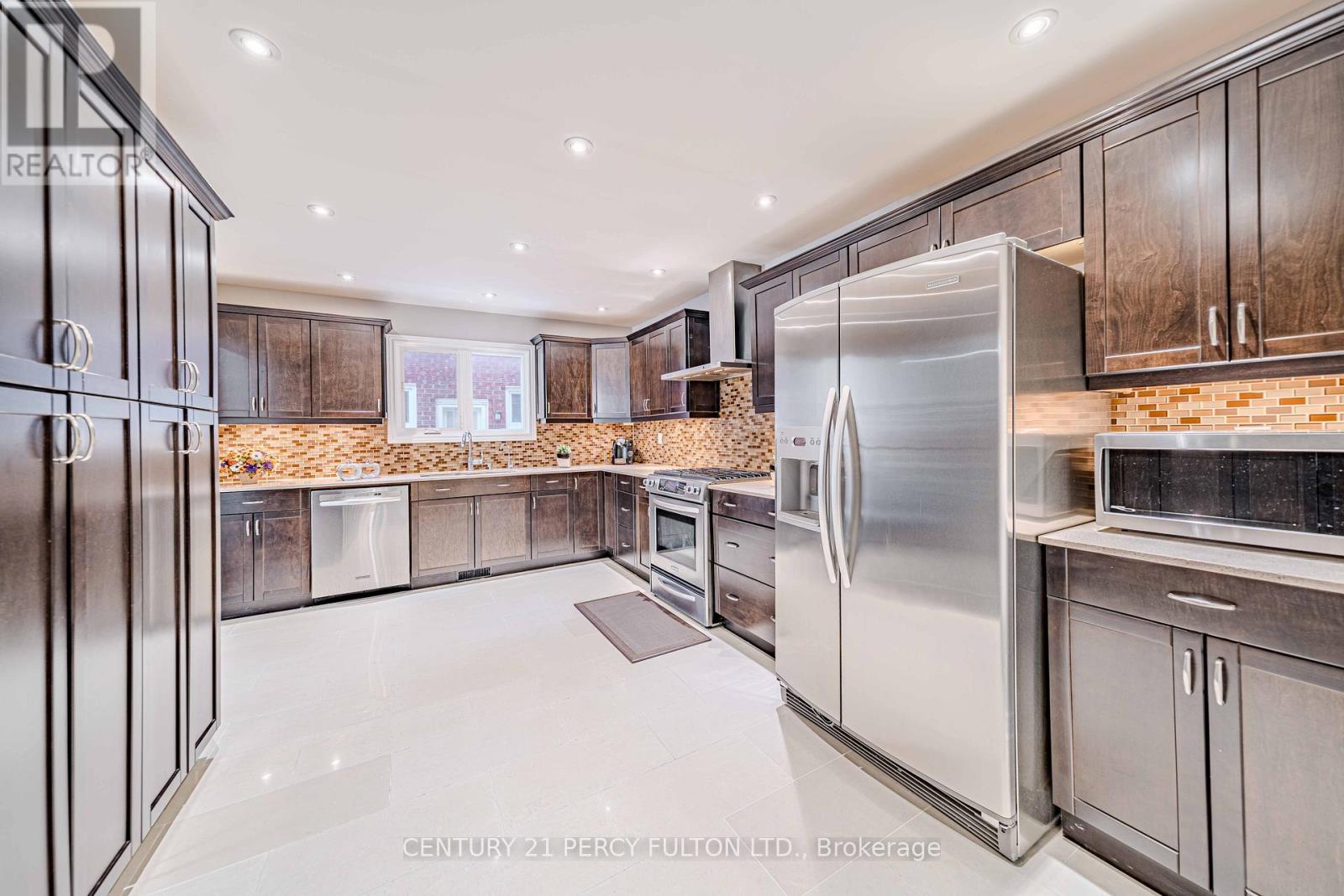 16 Muster Court, Markham, Ontario  L3R 9G4 - Photo 15 - N13077680
