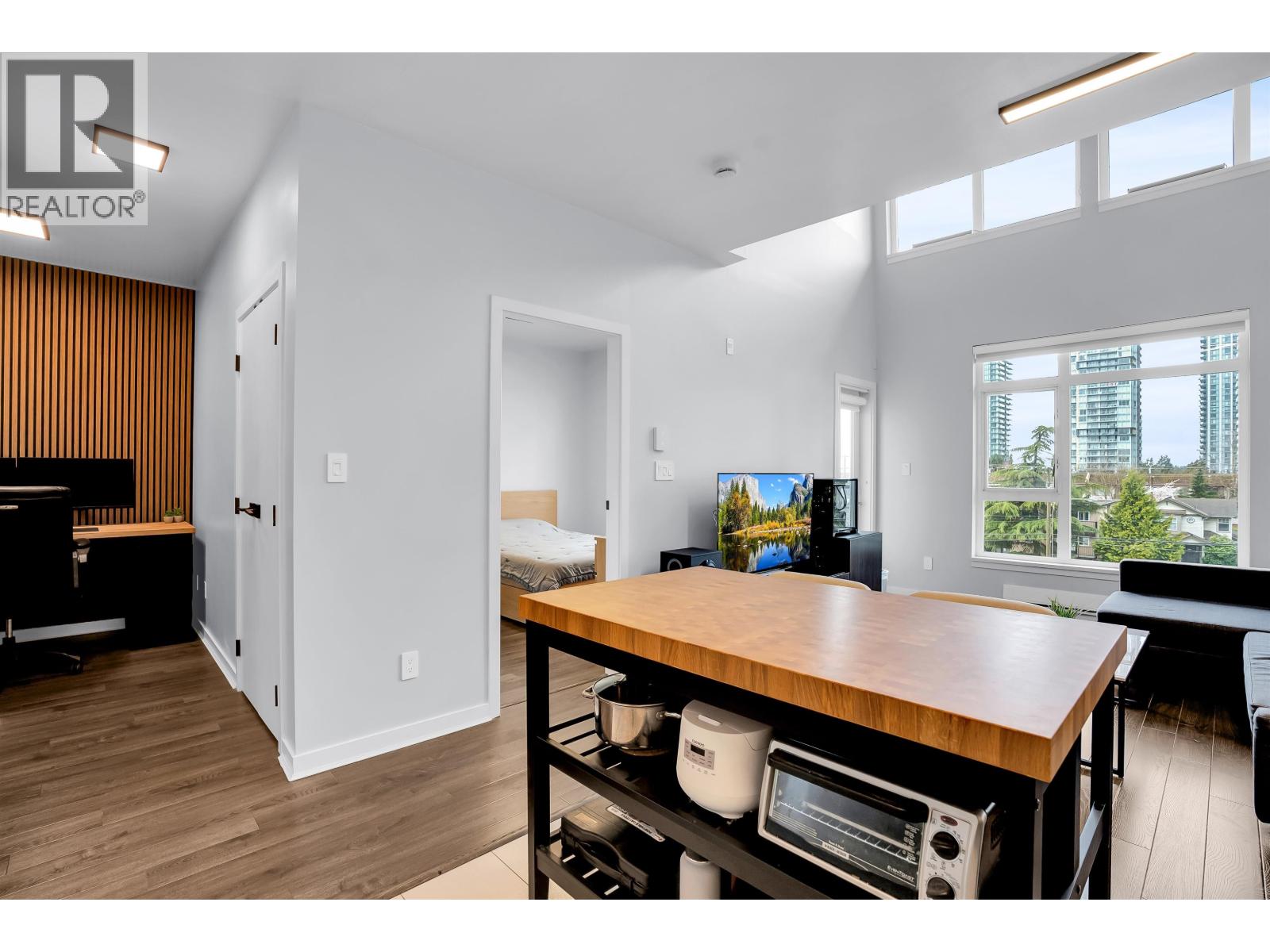 Ph5 5248 Grimmer Street, Burnaby, British Columbia  V5H 0E1 - Photo 2 - R3118736