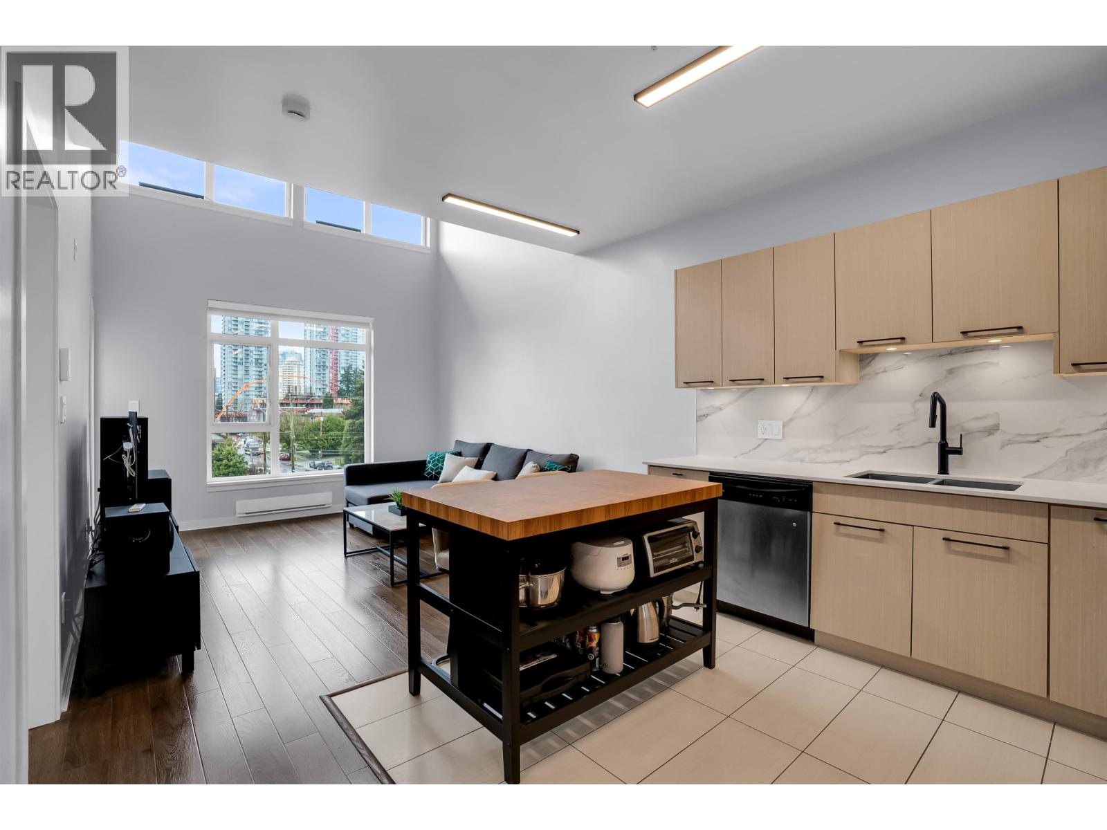 Ph5 5248 Grimmer Street, Burnaby, British Columbia  V5H 0E1 - Photo 3 - R3118736