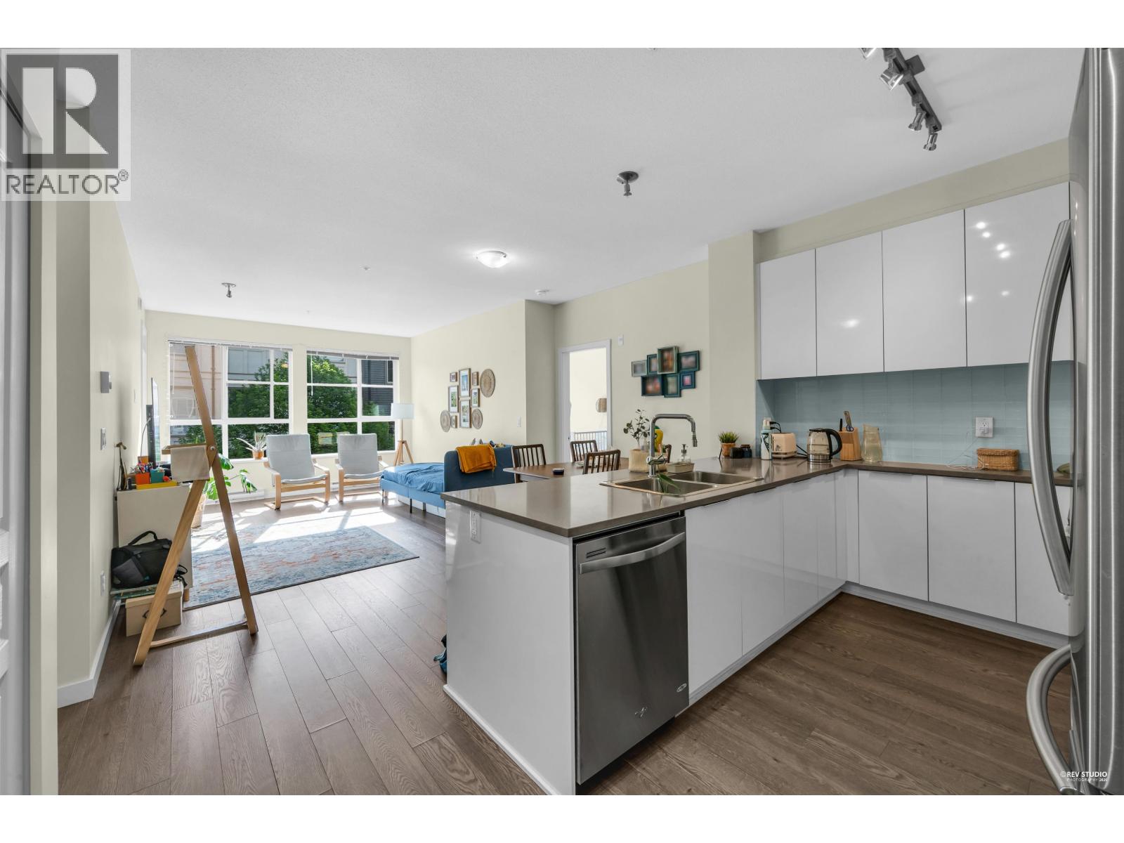 307 1152 Windsor Mews, Coquitlam, British Columbia  V3B 0N1 - Photo 5 - R3118738