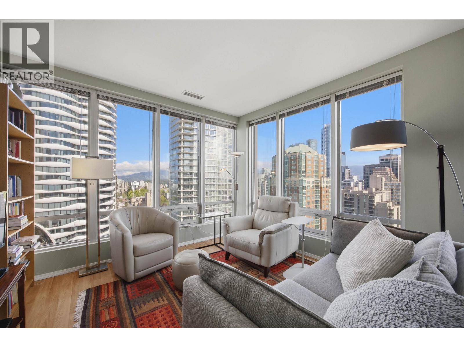 1607 989 NELSON STREET, Vancouver, British Columbia