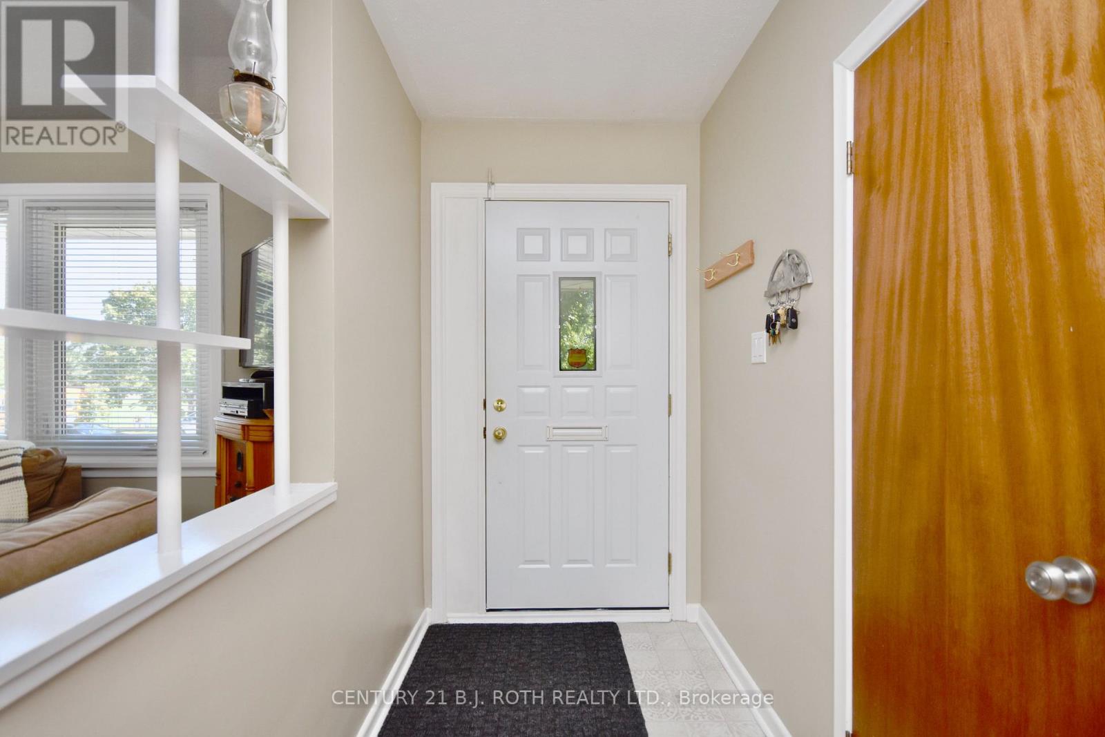 72 Rose Street, Barrie, Ontario  L4M 2T2 - Photo 7 - S13077560