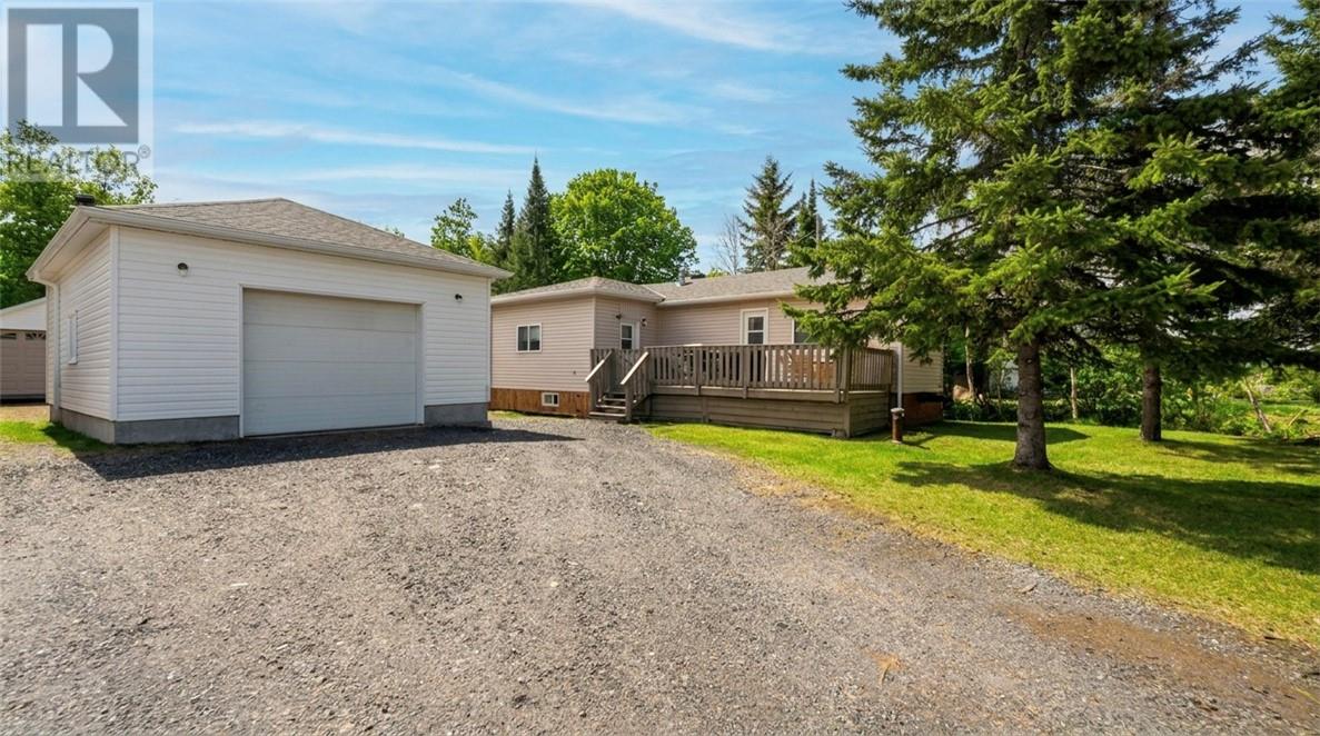 35 Hinds Road, Wahnapitae, Ontario  P0M 3C0 - Photo 1 - 2127466