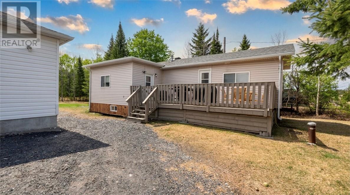 35 Hinds Road, Wahnapitae, Ontario  P0M 3C0 - Photo 2 - 2127466