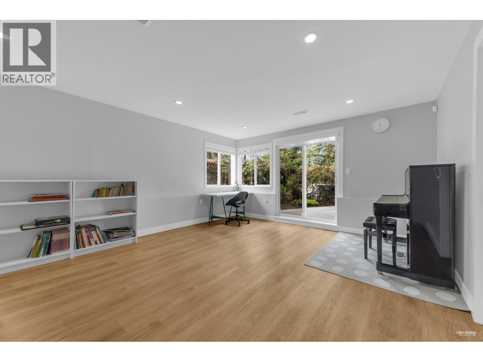 3521 Duval Road, North Vancouver, British Columbia  V7J 3E8 - Photo 8 - R3118737