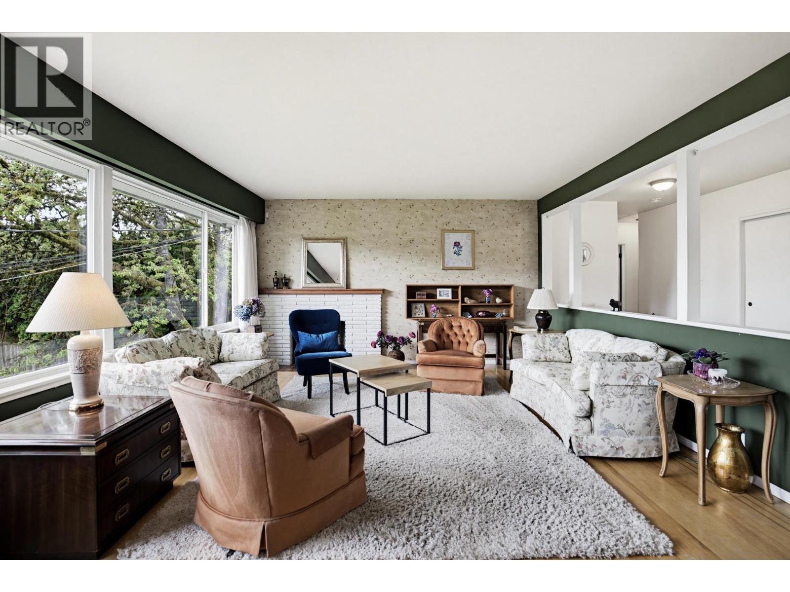 509 Granada Crescent, North Vancouver, British Columbia  V7N 3A7 - Photo 4 - R3118740