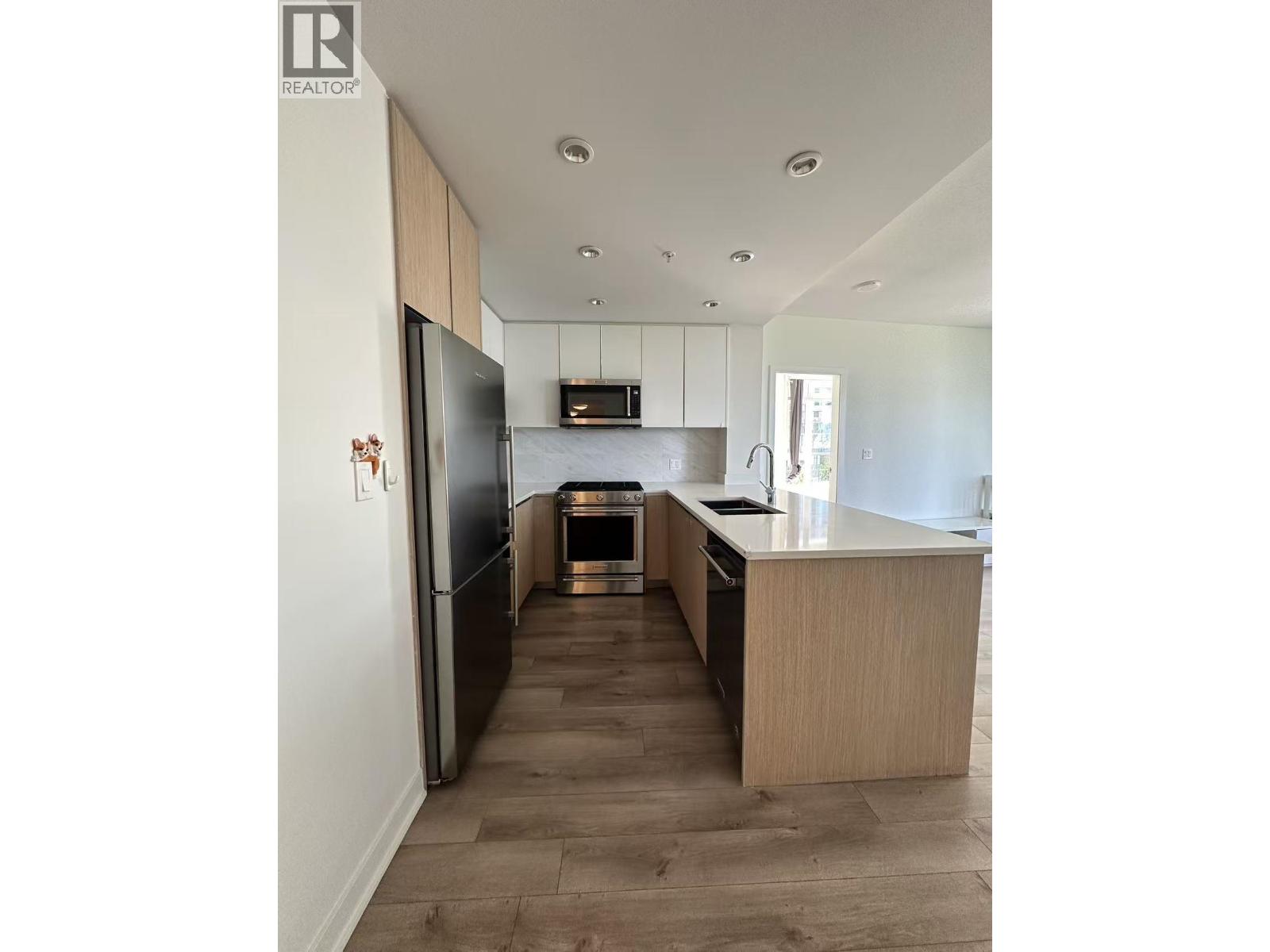 404 8940 University Crescent, Burnaby, British Columbia  V5A 0E7 - Photo 2 - R3118728