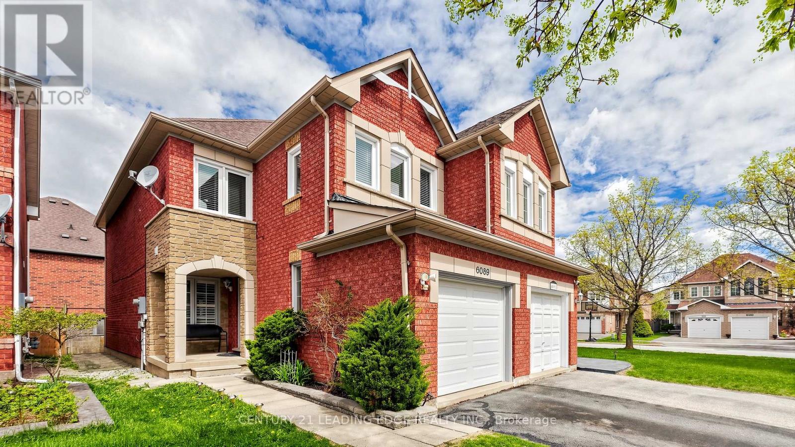 6089 Clover Ridge Crescent, Mississauga, Ontario  L5N 7B3 - Photo 2 - W13077590